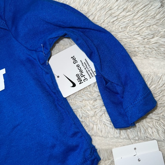 Nike 3 piece Blue Baby Outfit with Beanie - Picture 3 of 5